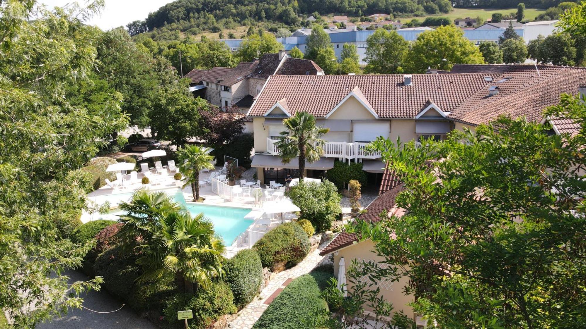 Logis Hotel - Restaurant - Spa - Le Relais De Farrou Villefranche-de-Rouergue Dış mekan fotoğraf
