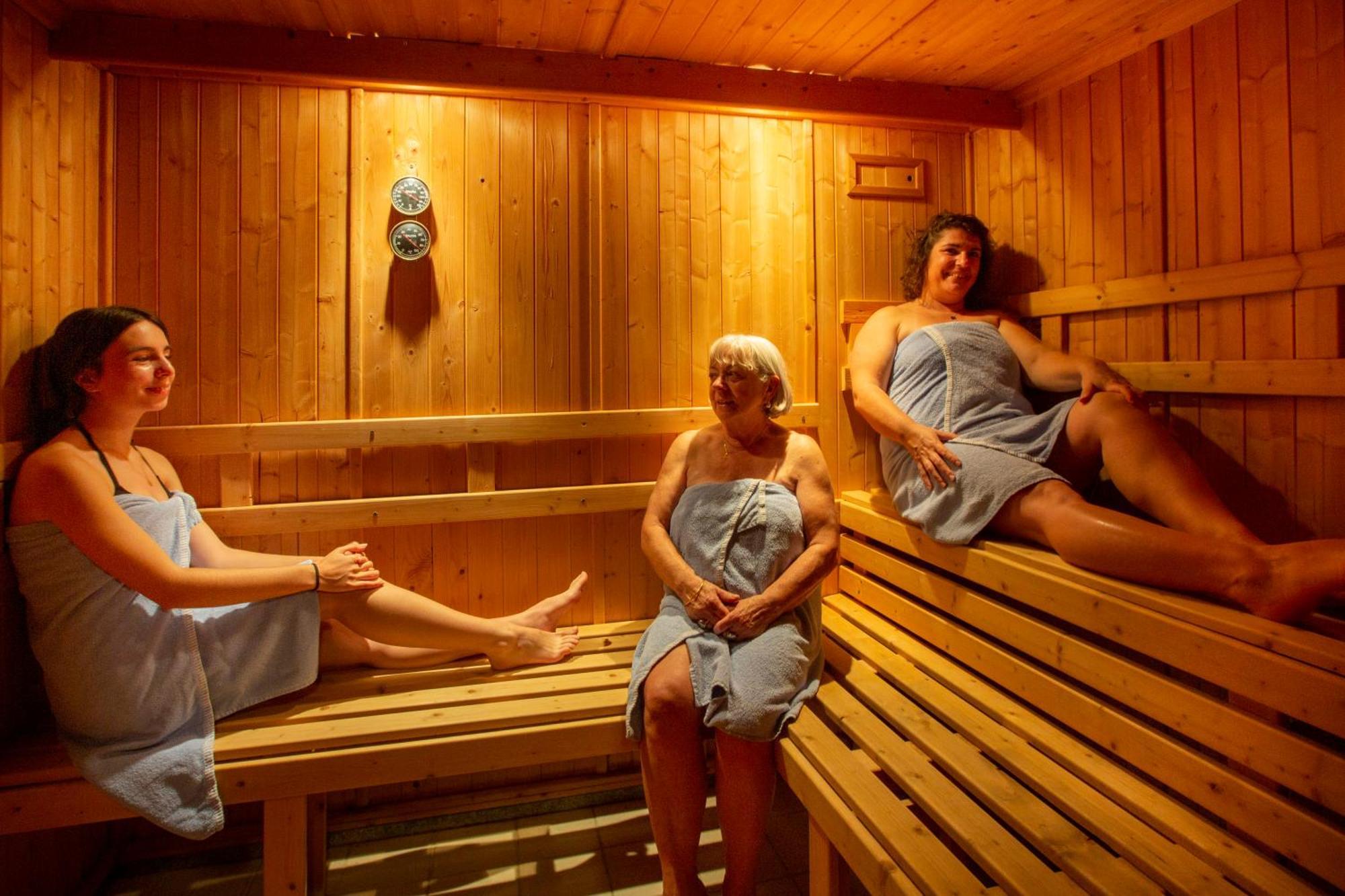 Logis Hotel - Restaurant - Spa - Le Relais De Farrou Villefranche-de-Rouergue Dış mekan fotoğraf