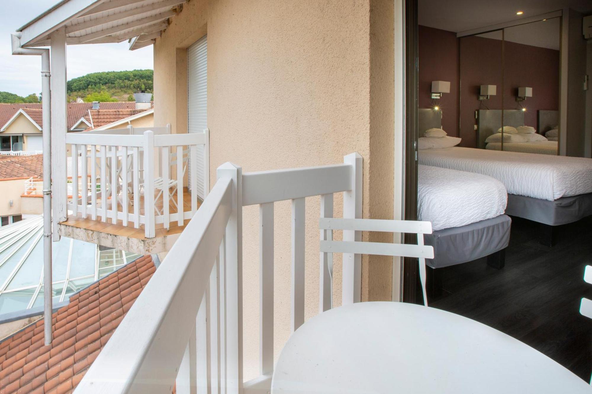 Logis Hotel - Restaurant - Spa - Le Relais De Farrou Villefranche-de-Rouergue Dış mekan fotoğraf
