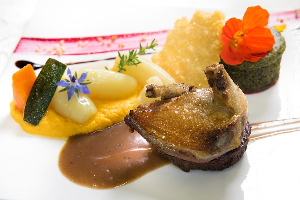Logis Hotel - Restaurant - Spa - Le Relais De Farrou Villefranche-de-Rouergue Dış mekan fotoğraf